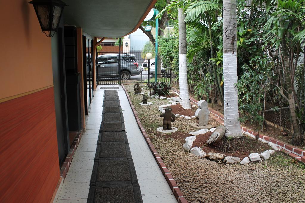 Hostal Cocos Inn Panama Dış mekan fotoğraf