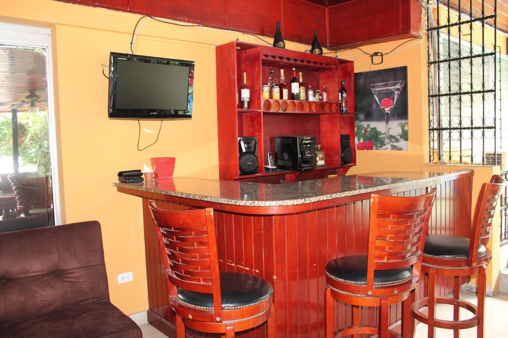 Hostal Cocos Inn Panama Dış mekan fotoğraf