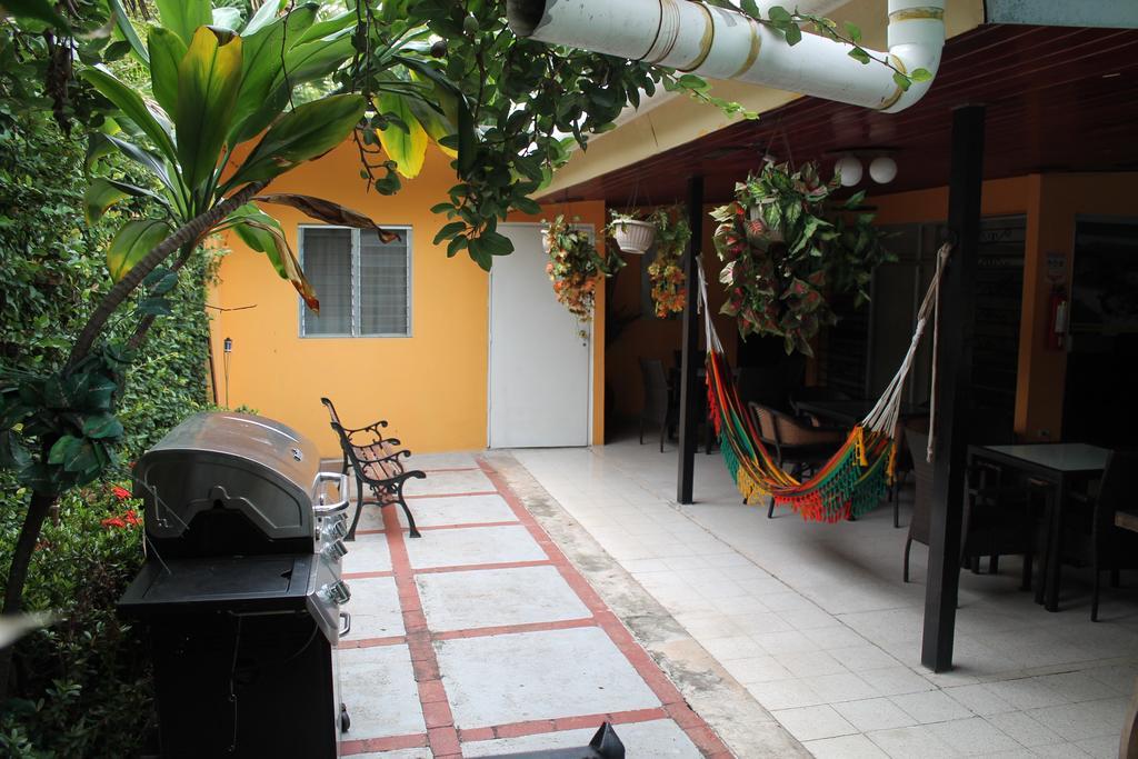 Hostal Cocos Inn Panama Dış mekan fotoğraf