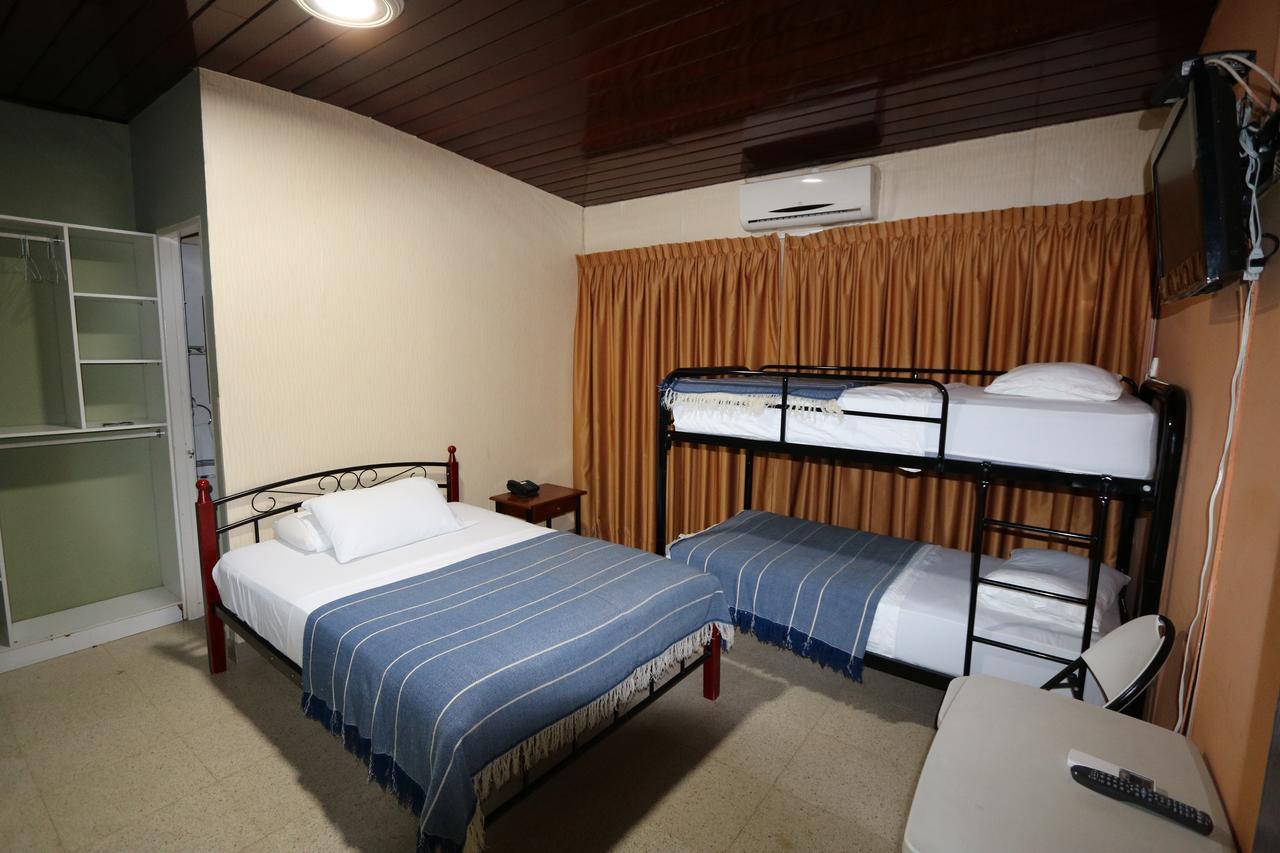 Hostal Cocos Inn Panama Dış mekan fotoğraf